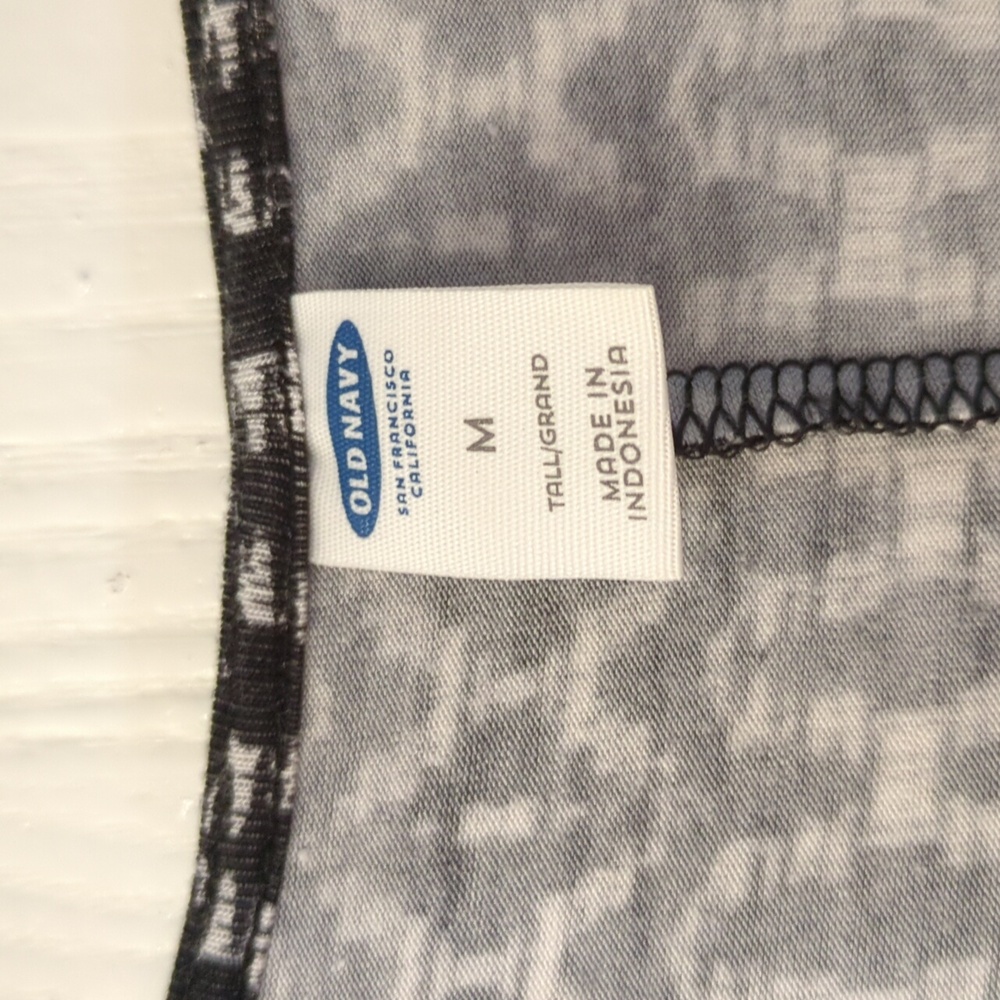 Old navy, long sleeve dress, black and white, size medium tall - Picture 3 of 4